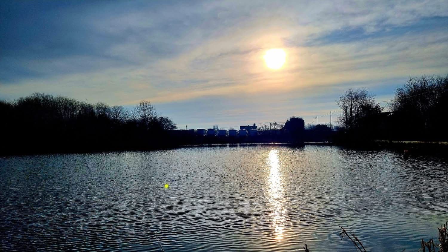 Woodshaw Reservoir photo 3